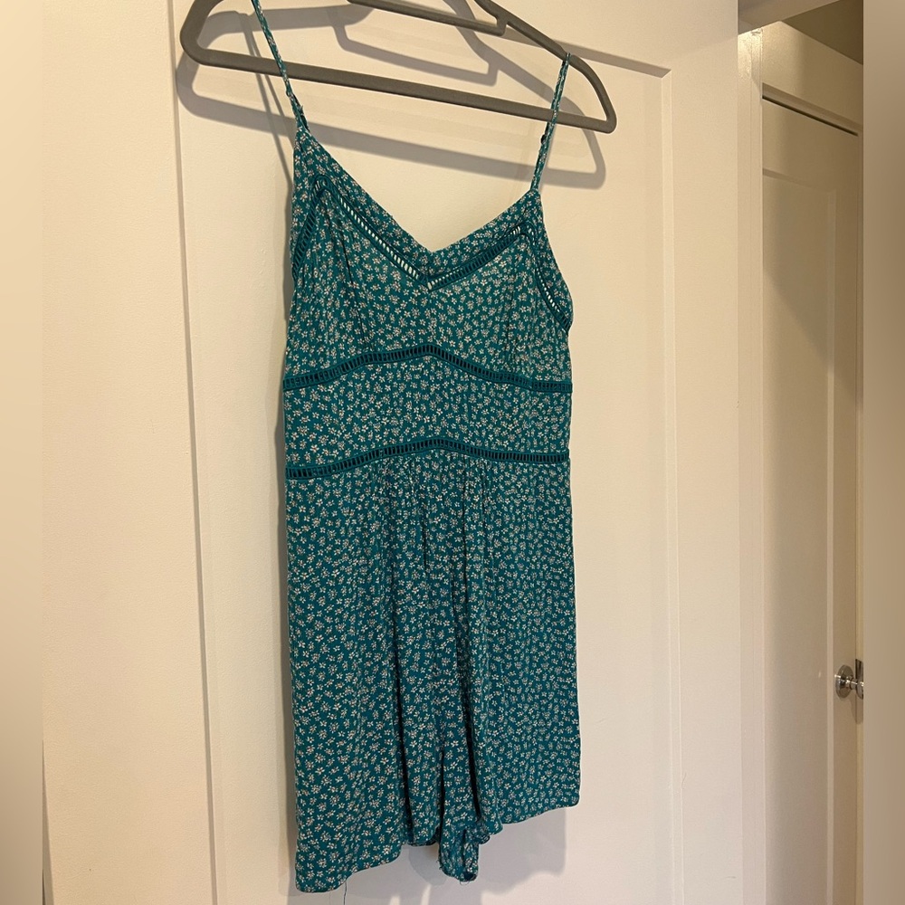 Aeropostale Spaghetti Strap Romper (Size Medium)